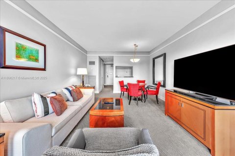 Condo in Miami, Florida, 1 bedroom  № 2081504 - photo 5