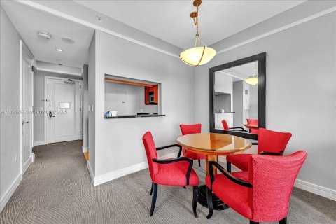 Condo in Miami, Florida, 1 bedroom  № 2081504 - photo 12