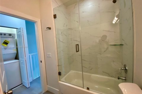 Adosado en alquiler en Hollywood, Florida, 3 dormitorios, 111.48 m2 № 2055474 - foto 14