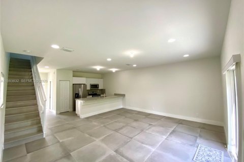 Adosado en alquiler en Hollywood, Florida, 3 dormitorios, 111.48 m2 № 2055474 - foto 9