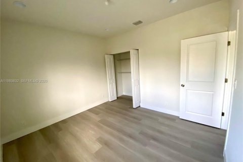 Adosado en alquiler en Hollywood, Florida, 3 dormitorios, 111.48 m2 № 2055474 - foto 15