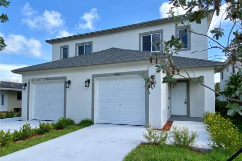 Adosado en alquiler en Hollywood, Florida, 3 dormitorios, 111.48 m2 № 2055474 - foto 3