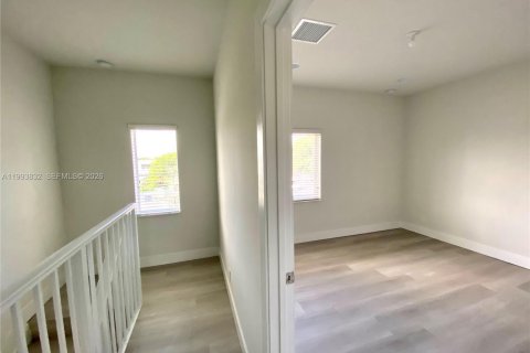 Adosado en alquiler en Hollywood, Florida, 3 dormitorios, 111.48 m2 № 2055474 - foto 11