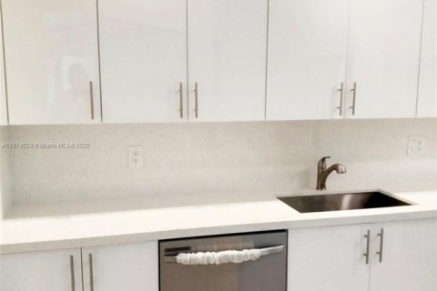 Villa ou maison à vendre à St. Lucie, Floride: 2 chambres, 118.91 m2 № 1927927 - photo 6