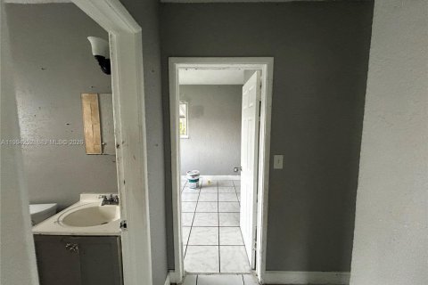 Casa en alquiler en Lauderhill, Florida, 4 dormitorios, 101.45 m2 № 2056193 - foto 15