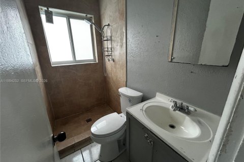 Casa en alquiler en Lauderhill, Florida, 4 dormitorios, 101.45 m2 № 2056193 - foto 12