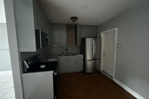 Casa en alquiler en Lauderhill, Florida, 4 dormitorios, 101.45 m2 № 2056193 - foto 11