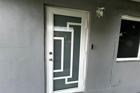 Casa en alquiler en Lauderhill, Florida, 4 dormitorios, 101.45 m2 № 2056193 - foto 6