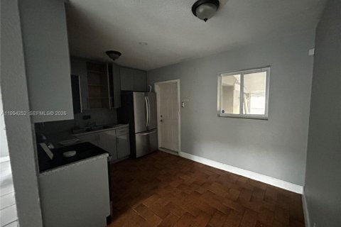 Casa en alquiler en Lauderhill, Florida, 4 dormitorios, 101.45 m2 № 2056193 - foto 10