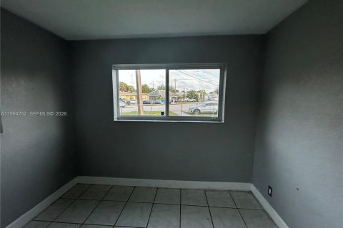 Casa en alquiler en Lauderhill, Florida, 4 dormitorios, 101.45 m2 № 2056193 - foto 18
