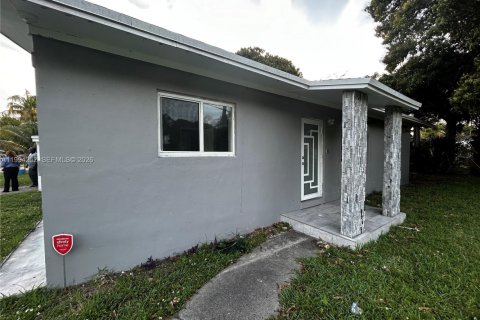 Casa en alquiler en Lauderhill, Florida, 4 dormitorios, 101.45 m2 № 2056193 - foto 4