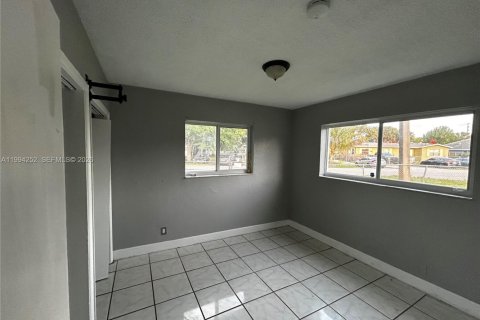 Casa en alquiler en Lauderhill, Florida, 4 dormitorios, 101.45 m2 № 2056193 - foto 16