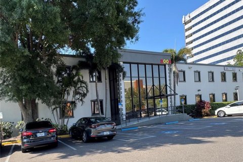 Propiedad comercial en alquiler en Tampa, Florida, 2912.67 m2 № 1717156 - foto 1
