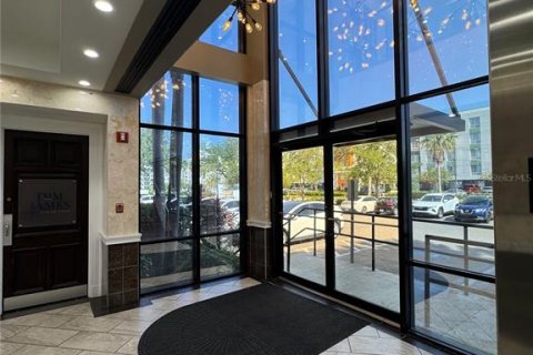 Propiedad comercial en alquiler en Tampa, Florida, 2912.67 m2 № 1717156 - foto 3