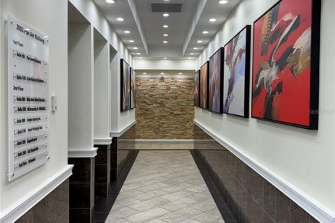 Propiedad comercial en alquiler en Tampa, Florida, 2912.67 m2 № 1717156 - foto 5