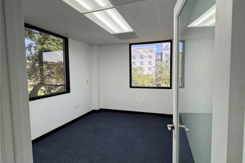Propiedad comercial en alquiler en Tampa, Florida, 2912.67 m2 № 1717156 - foto 10