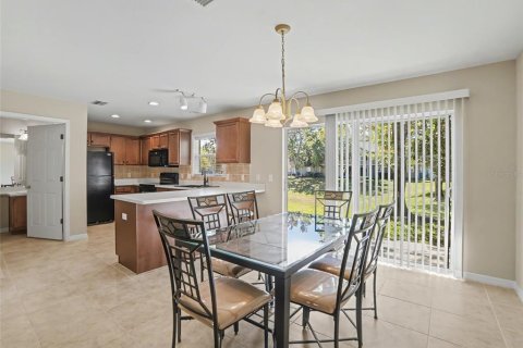 Townhouse in Valrico, Florida 3 bedrooms, 135.73 sq.m. № 2145404 - photo 6