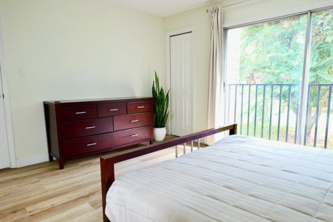 Townhouse in Altamonte Springs, Florida 3 bedrooms, 129.88 sq.m. № 2420556 - photo 20