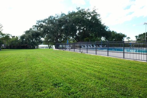 Townhouse in Altamonte Springs, Florida 3 bedrooms, 129.88 sq.m. № 2420556 - photo 6