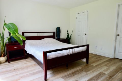 Townhouse in Altamonte Springs, Florida 3 bedrooms, 129.88 sq.m. № 2420556 - photo 19