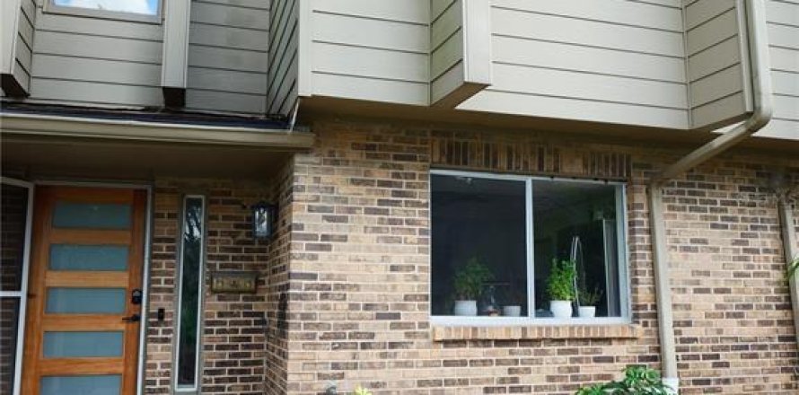 Townhouse in Altamonte Springs, Florida 3 bedrooms, 129.88 sq.m. № 2420556