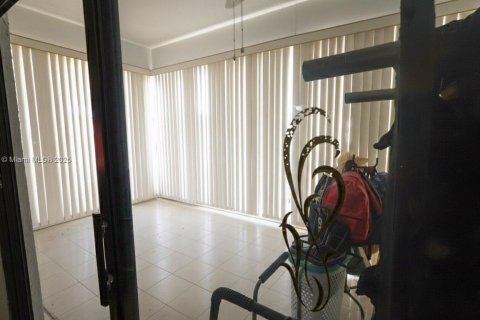 Condo in Lauderdale Lakes, Florida, 1 bedroom № 2016874 - photo 10