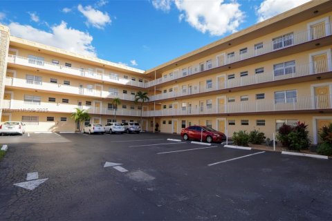 Condo in Lauderdale Lakes, Florida, 1 bedroom  № 2016874