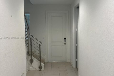 Touwnhouse à louer à Pembroke Pines, Floride: 4 chambres, 178.28 m2 № 1976883 - photo 28