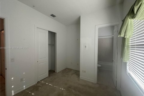 Touwnhouse à louer à Pembroke Pines, Floride: 4 chambres, 178.28 m2 № 1976883 - photo 12