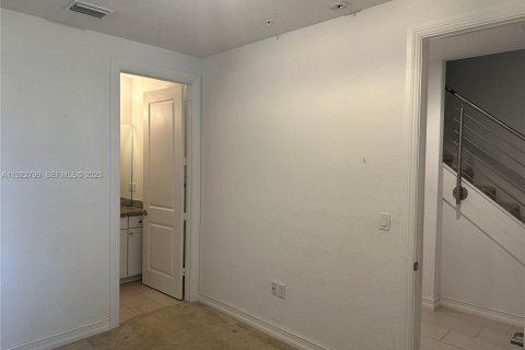 Touwnhouse à louer à Pembroke Pines, Floride: 4 chambres, 178.28 m2 № 1976883 - photo 29