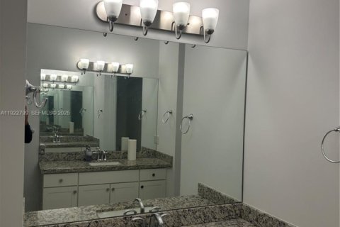 Touwnhouse à louer à Pembroke Pines, Floride: 4 chambres, 178.28 m2 № 1976883 - photo 6