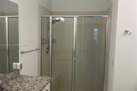 Touwnhouse à louer à Pembroke Pines, Floride: 4 chambres, 178.28 m2 № 1976883 - photo 7
