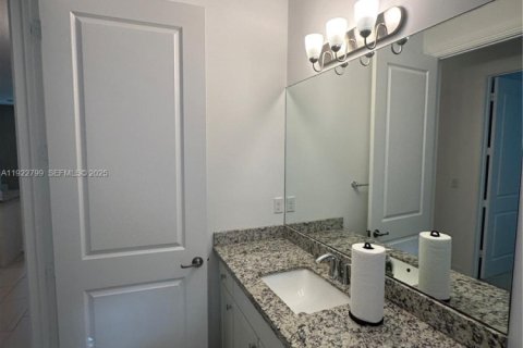 Touwnhouse à louer à Pembroke Pines, Floride: 4 chambres, 178.28 m2 № 1976883 - photo 16