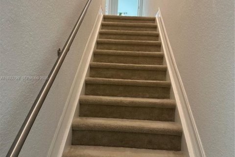 Touwnhouse à louer à Pembroke Pines, Floride: 4 chambres, 178.28 m2 № 1976883 - photo 15