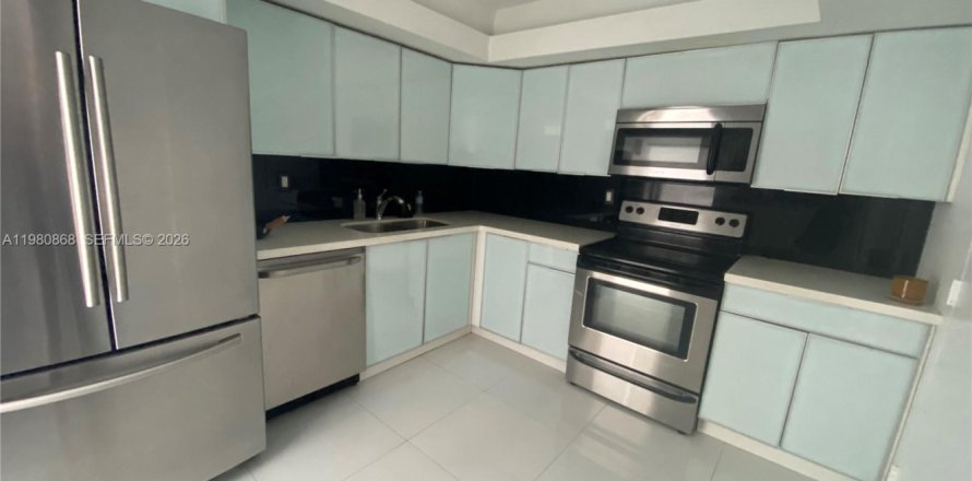 Condo à Aventura, Floride, 2 chambres  № 2044168