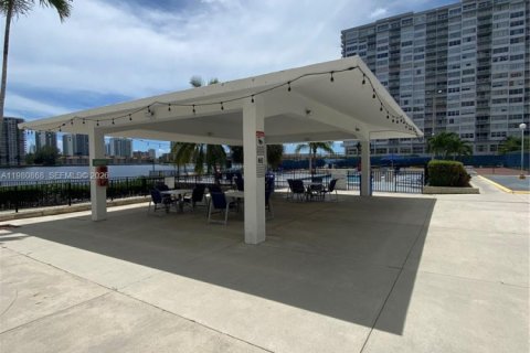 Copropriété à louer à Aventura, Floride: 2 chambres, 98.29 m2 № 2044168 - photo 18