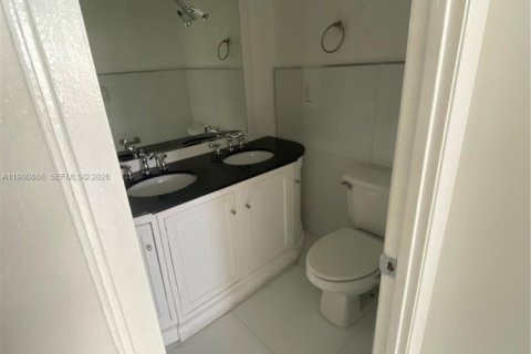 Copropriété à louer à Aventura, Floride: 2 chambres, 98.29 m2 № 2044168 - photo 11