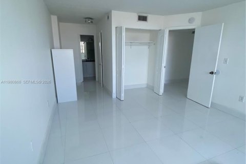 Copropriété à louer à Aventura, Floride: 2 chambres, 98.29 m2 № 2044168 - photo 9