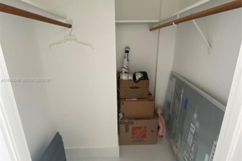 Copropriété à louer à Aventura, Floride: 2 chambres, 98.29 m2 № 2044168 - photo 12