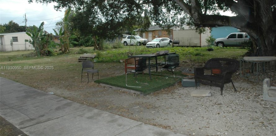 Terreno en Florida City, Florida № 1989728
