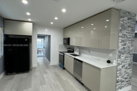 Снять в аренду виллу или дом в Холливуд, Флорида 3 спальни, 101.91м2, № 2006043 - фото 4