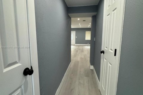 Снять в аренду виллу или дом в Холливуд, Флорида 3 спальни, 101.91м2, № 2006043 - фото 7