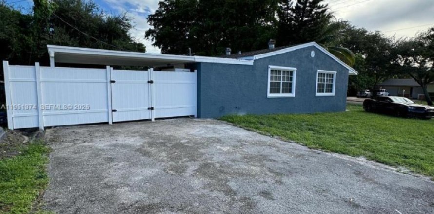 Дом в Холливуд, Флорида 3 спальни, 101.91м2 № 2006043