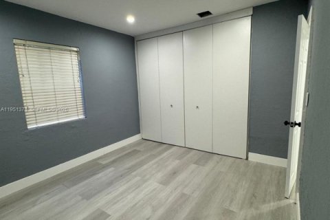 Снять в аренду виллу или дом в Холливуд, Флорида 3 спальни, 101.91м2, № 2006043 - фото 11