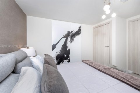Condominio en venta en Miami, Florida, 1 dormitorio, 94.95 m2 № 2034160 - foto 13