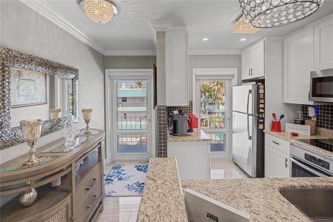 Copropriété à vendre à Lauderdale-by-the-Sea, Floride: 2 chambres, 85.47 m2 № 2084795 - photo 2