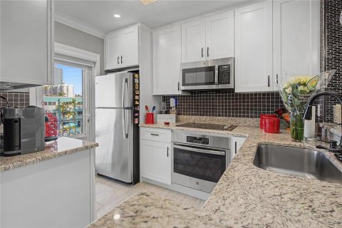 Copropriété à vendre à Lauderdale-by-the-Sea, Floride: 2 chambres, 85.47 m2 № 2084795 - photo 3