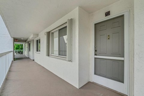 Copropriété à vendre à Lake Worth, Floride: 2 chambres, 100.33 m2 № 2175335 - photo 2