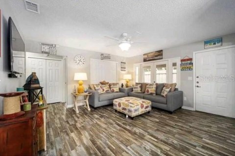 House in Ocala, Florida 3 bedrooms, 99.5 sq.m. № 1771473 - photo 2