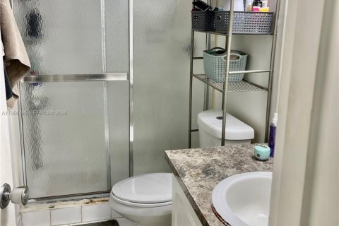 Condominio en alquiler en Miami, Florida, 2 dormitorios № 2010675 - foto 8